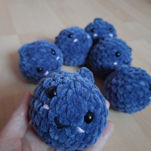 Anti-stress ball blueberry - crocheted - 1 piece