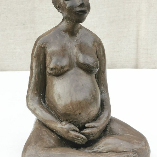 SCULPTURE AFRICAINE en terre cuite " La Maternité "