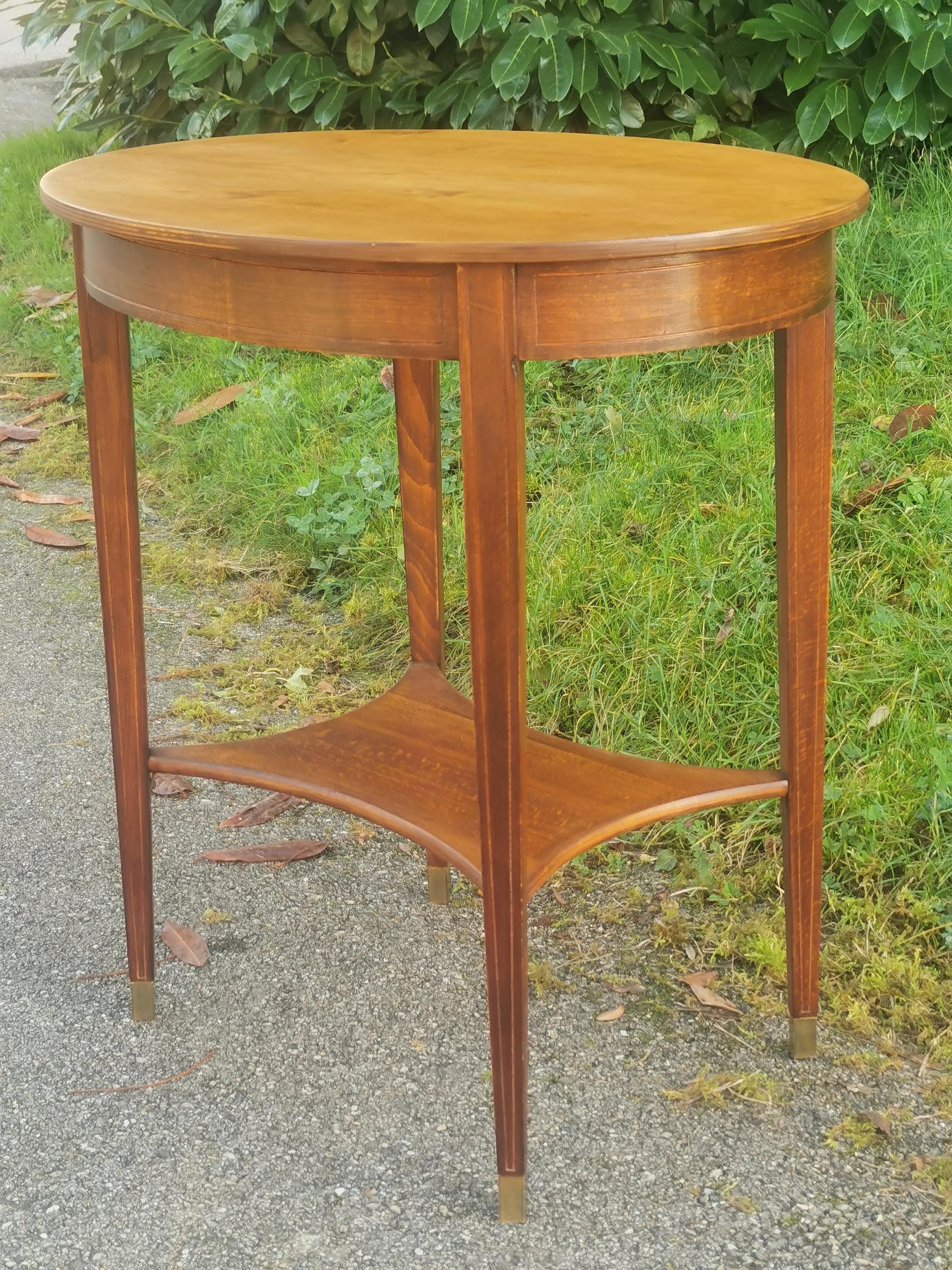 Table d'appoint ou guéridon rond WOLFGANG structure en bois de chêne