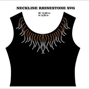 Könnte beinhalten: Eine schwarze ärmellose Vorlage mit einem dekorativen Ausschnitt-Design aus orangefarbenen und weißen Strasssteinen in Wellenform. Der Text NECKLINE RHINESTONE SVG steht oben mit den Maßen B: 32,23 cm und H: 21,59 cm darunter.