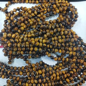 Natural Tiger&#39;s Eye Beads: Round Gemstone Beads, 15.5 Inch Strand