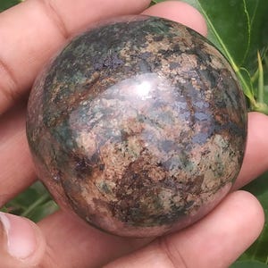 Natural Green Opal Sphere/Opal ball/Special Gift/Chakra/Feng Shui/Healing crystal/Meditation/Lucky stone/Reiki/Ore from Madagascar