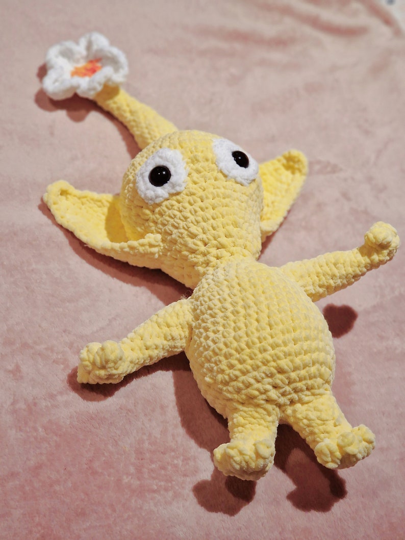 Step-by-Step Yellow Pikmin Amigurumi Instructions