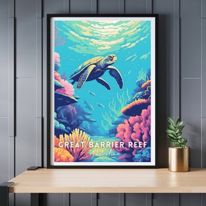 K&ouml;nnte beinhalten: Eine farbenfrohe Illustration einer Meeresschildkr&ouml;te, die im Great Barrier Reef schwimmt. Die Schildkr&ouml;te ist gr&uuml;n und schwarz mit einem gelben Bauch. Das Riff ist eine lebendige Mischung aus Korallen, Fischen und Pflanzen. Der Text "Great Barrier Reef Australia" befindet sich am unteren Rand des Bildes.