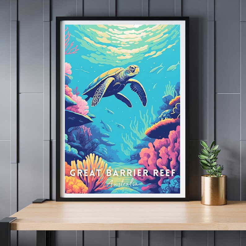 K&ouml;nnte beinhalten: Eine farbenfrohe Illustration einer Meeresschildkr&ouml;te, die im Great Barrier Reef schwimmt. Die Schildkr&ouml;te ist gr&uuml;n und schwarz mit einem gelben Bauch. Das Riff ist eine lebendige Mischung aus Korallen, Fischen und Pflanzen. Der Text "Great Barrier Reef Australia" befindet sich am unteren Rand des Bildes.