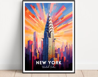 Puede incluir: Una ilustración geométrica colorida del edificio Chrysler en la ciudad de Nueva York. El edificio se representa de forma estilizada, casi abstracta, con una puesta de sol naranja, amarilla y rosa detrás. El texto "NEW YORK" y "United States" está en la parte inferior de la imagen.