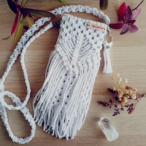 Macrame boho cell phone small bag, Mobile phone pouch to macrame, Phone crossbody bag white color, Macrame bag with button closure, Mini bag
