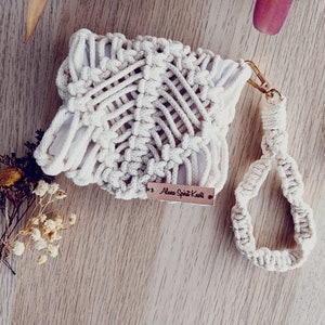 Makramee Geldbörse mit Schlüsselanhänger, Makramee Geldbörse im Boho-Stil, Macrame Kartenhalter natürliche Farbe, handgemachte Mini Kupplung, umweltfreundliche Makramee Brieftasche