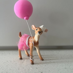 Baby deer little doe wildlife Party Animal Cake Topper Keepsake Cake Decoration
