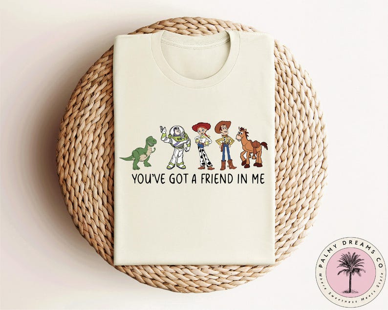 Camiseta "Tienes un amigo en mí", camiseta de Disneyland, camiseta de Disney Vacation 2024, camiseta de Toy Story Friends, camiseta de Woody, camiseta infantil de Toy Story imagen 1