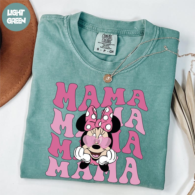 a t - shirt with a minnie mouse on it