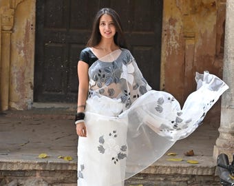 Handgeschilderde sari van pure organzazijde | Witte sari met bloemenprint en blouse | Indiase bruiloftssari | Versierde designer sari | Cadeau voor vrouw, moeder