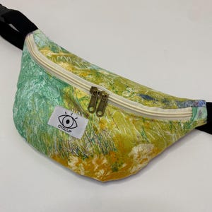 Sac banane en collab avec Kezako , banane upcyclée, denim fanny pack, bum bag, sac de ceinture, petit sac bandoulière unisexe
