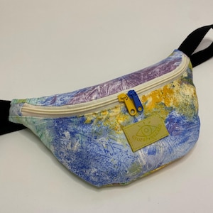Sac banane en collab avec Kezako , banane upcyclée, denim fanny pack, bum bag, sac de ceinture, petit sac bandoulière unisexe