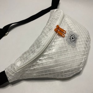 Sac banane imperméable fabriqué avec une bâche imperméable, banane de festival, fanny pack women, waterproof, banane femme, sac banane homme