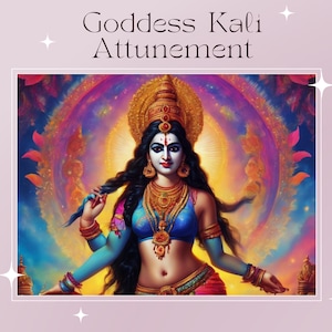 Op de afbeelding: Een kleurrijk schilderij van de hindoegodin Kali, afgebeeld met vier armen, een kroon en sieraden, en een zwaard in de hand. De achtergrond is een levendige mix van roze, paars en blauw.