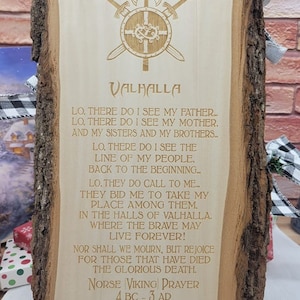 Letrero de madera tallado con oración vikinga Valhalla con borde vivo, placa de madera de tilo grabada, regalo nórdico para hombre de las cavernas