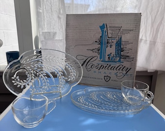 Set of 4 Federal Glass Homestead Snack Plate and Cup Set with Original Box