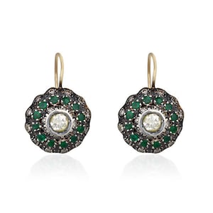 Vintage oorbellen, bijzonder ontwerp in oude Edwardiaanse stijl, bezet met smaragden en diamanten
