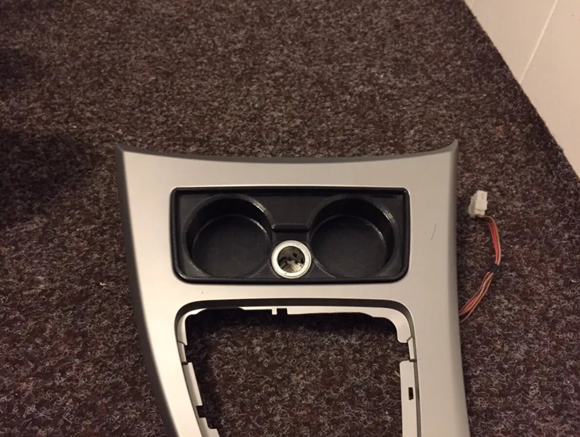 Bmw e91 clearance cup holder