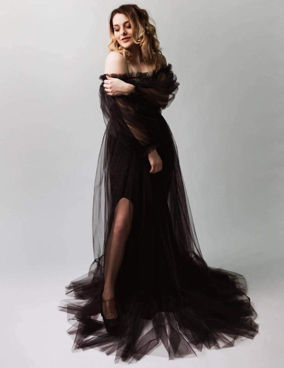 black tulle layered dress Overlay | Elegant Gown for Photoshoot & Evening Events Black Sequin Sheer Long Q3 2022 transparent and has corset Size:32 Long