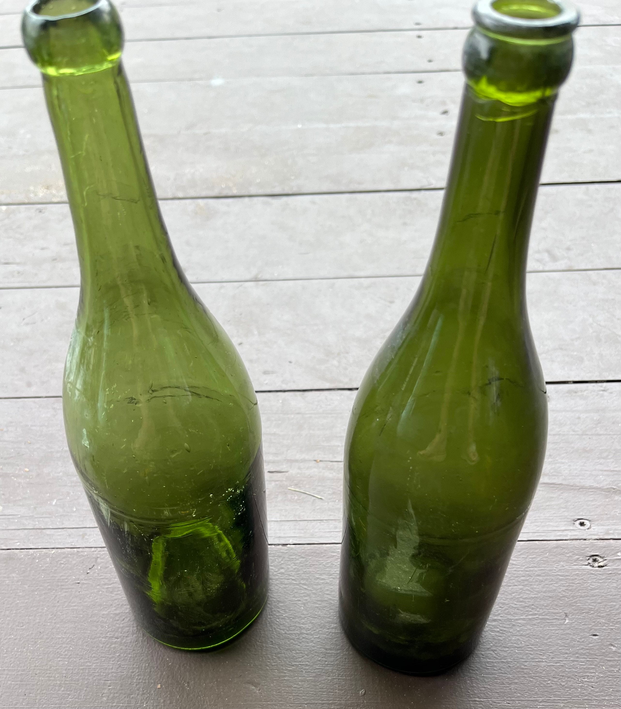 ヴィンテージ　大きな　蓋付きボトル　エメラルドグリーン　ガラスボトル Old green wine bottle - Etsy 日本