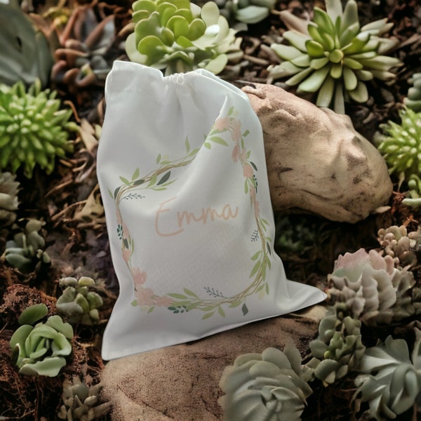 pochons pochette petit sac blanc enfant en polyester personnalisé au prénom de l'enfant