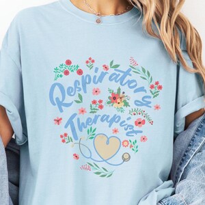 Camiseta floral para terapeuta respiratório, camiseta para terapia pulmonar médica, presente de formatura em radiologia, camiseta para profissional de saúde, camiseta para técnico hospitalar