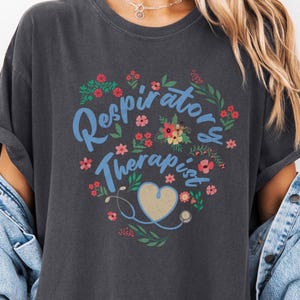 Camiseta floral para terapeuta respiratório, camiseta para terapia pulmonar médica, presente de formatura em radiologia, camiseta para profissional de saúde, camiseta para técnico hospitalar