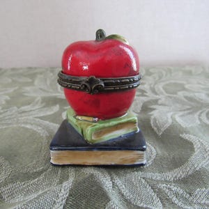 Books & Big Apple Trinket Box