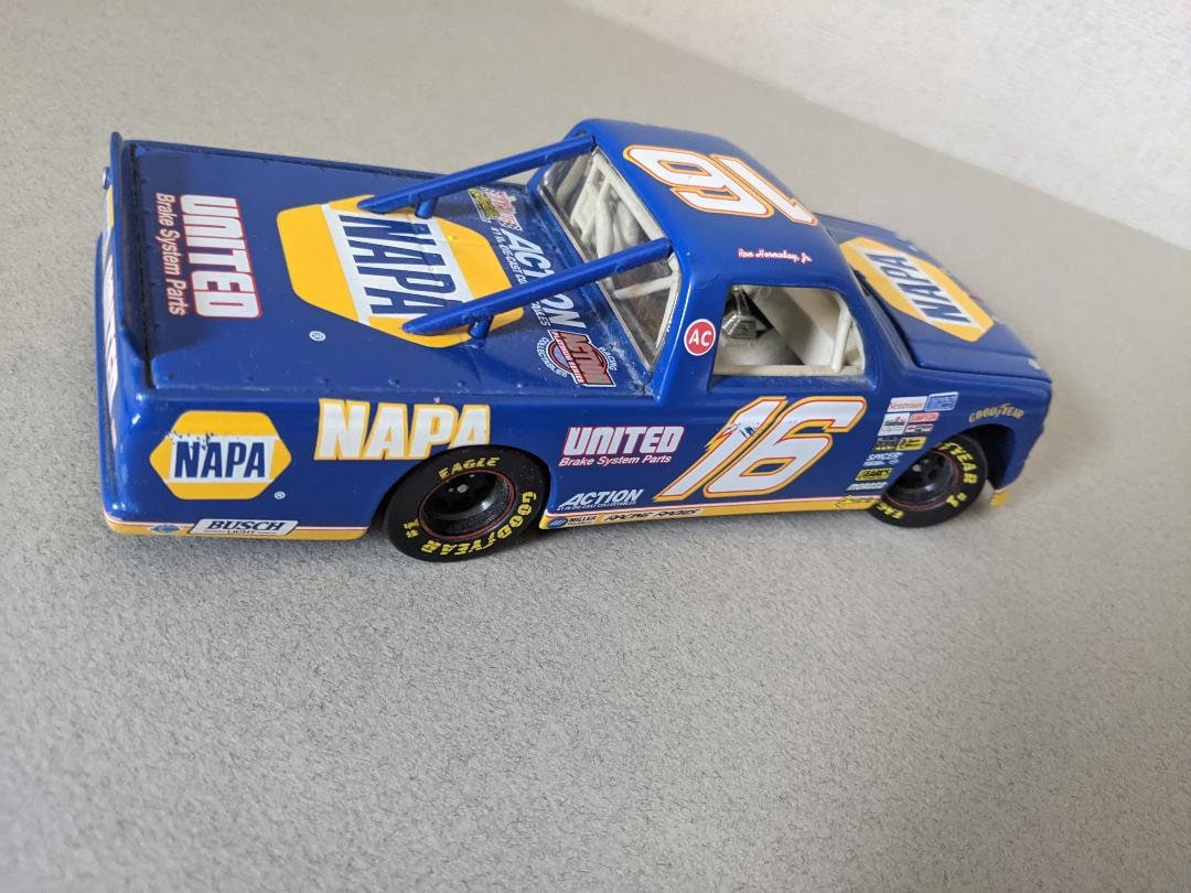 Action #16 RON HORNADAY NAPA GOLD 1/24 1997 CHEVY TRUCK Complete in Box