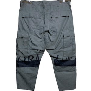 Uniform Experiment SOPH Calça Cargo com Corte no Tornozelo W36