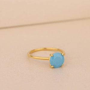 Round Cut Gold Turquoise Stone Ring For Her, Modern Blue Stone Ring For Mom, Silver Everyday Solitaire Ring, Statement Ring, Gemstone Gift