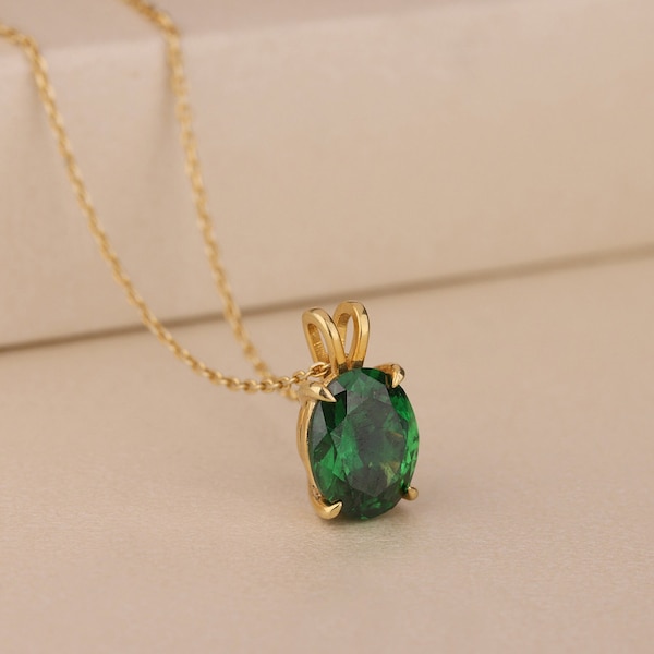 Emerald Pendant Necklace For Her in 10K 14K Gold, Silver Dainty Green Stone Necklace, Unique Gemstone Necklace to Girlfriend, Gift For Wife