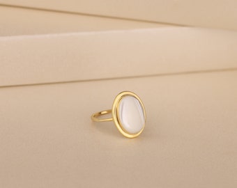 Mother of Pearl Gemstone Women Ring in Gold or Silver, Dainty Oval Stone Ring in 14K 18K Gold, Silver Birthstone Ring, Jewelry For Women