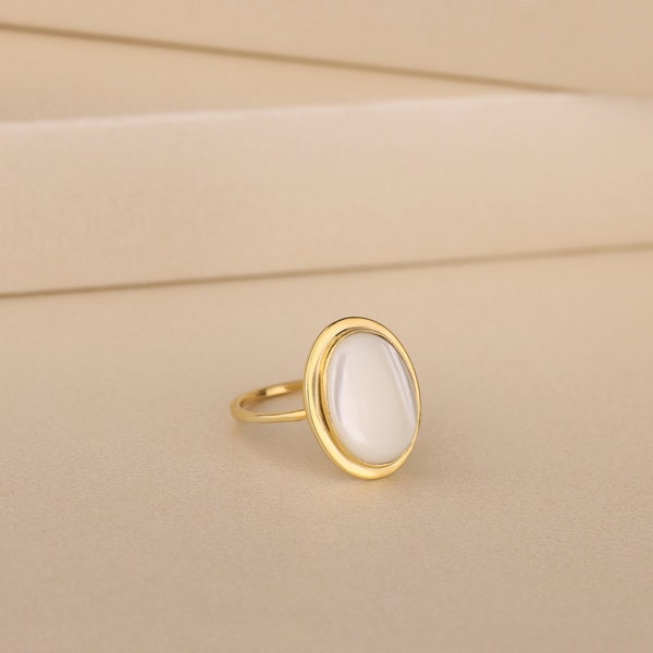 Mother of Pearl Gemstone Women Ring in Gold or Silver, Dainty Oval Stone Ring in 14K 18K Gold, Silver Birthstone Ring, Jewelry For Women
