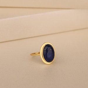 Blue Lapis Lazuli Women Ring in Gold and Silver, Elegant Gemstone Ring, 10K 14K Gold Wedding Ring to Wife, Dainty Stone Ring, Gift For Mom