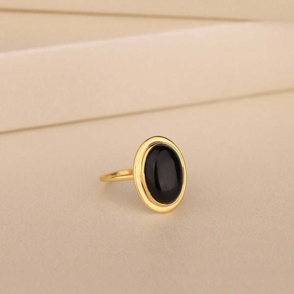 Black Onyx Ring To Women Solid Gold and Silver, Minimalist Oval Black Gemstone Ring, Unique Wedding Band, Modern Ring, Gift To Girlfriend