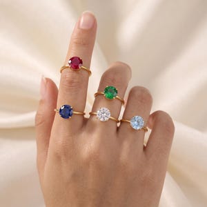 Elegant rund solitärring med ädelstenar, sterlingsilverpläterad i roséguld, hjärtlig present till mamma