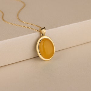Unique Yellow Agate Stone Necklace, Necklace For Women in Silver or Gold, Yellow Aqeeq Pendant Necklace, Minimalist Necklace for Mom