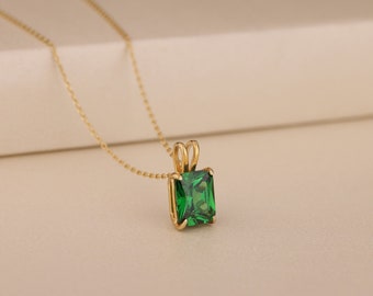 Baguette Emerald Stone Necklace For Her, 10K Gold Unique Statement Necklace, Silver Pendant Necklace, Dainty Women Jewelry, Girlfriend Gift