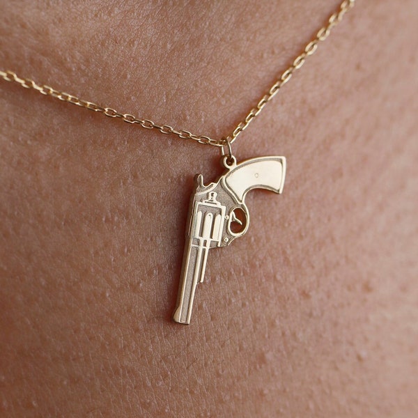 Collier pistolet • Accessoire avant-gardiste et audacieux • Bijoux tendance • Pendentif inspiré des armes à feu • Collier d'arme à la mode, cadeau de Noël