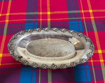 vintage W.M A Rogers Silverware Tray Old English Reproduction