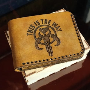 Cartera de cuero Beskar mandaloriano hecha a mano, grabada, personalizada y de alta calidad, inspirada en mitosaurios.