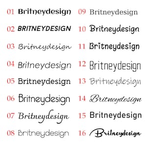 Puede incluir: Una colecci&oacute;n de 16 variaciones diferentes del texto "Britneydesign" en fuente negra. El texto se muestra en una variedad de estilos, incluyendo may&uacute;sculas, min&uacute;sculas y cursiva.