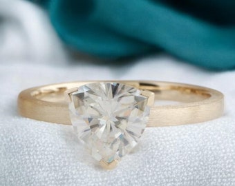 Trillion Cut Solitaire Engagement Ring, 1.70CT  Moissanite Ring / Solitaire Engagement Ring for Women Trillion Cut Solitaire Ring