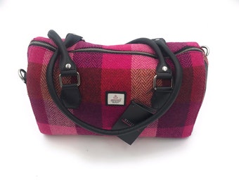 Laine Harris Tweed | Mini sac Bowler en laine - Carrés roses - Élégant et fonctionnel - Sangle amovible - Accessoire parfait pour la tenue de jour