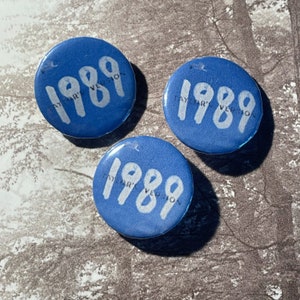 1989 tv - pins / badges (diameter 25 mm)