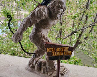 Sasquatch trophy - No accessories.