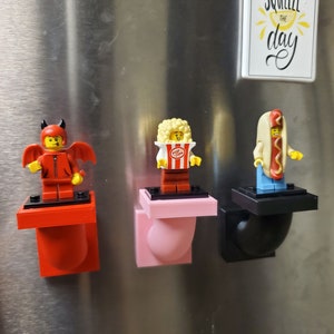 Chunky refrigerator magnet for minifigs